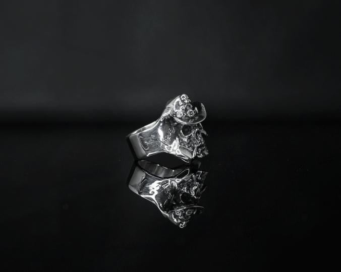 Black diamond skull wedding ring-porn pic